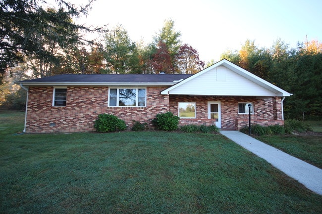 Building Photo - 376 Spencer Mull Rd