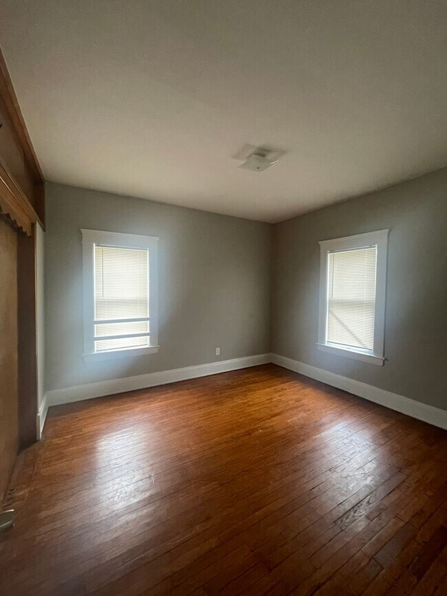 Building Photo - 15353 Yorick Ave