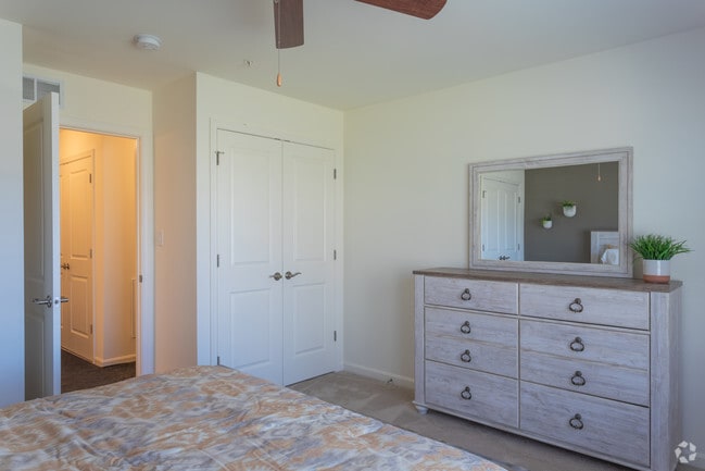 Apt 3515 - Hampden Greene