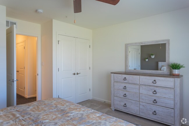 Apt 3515 - Hampden Greene