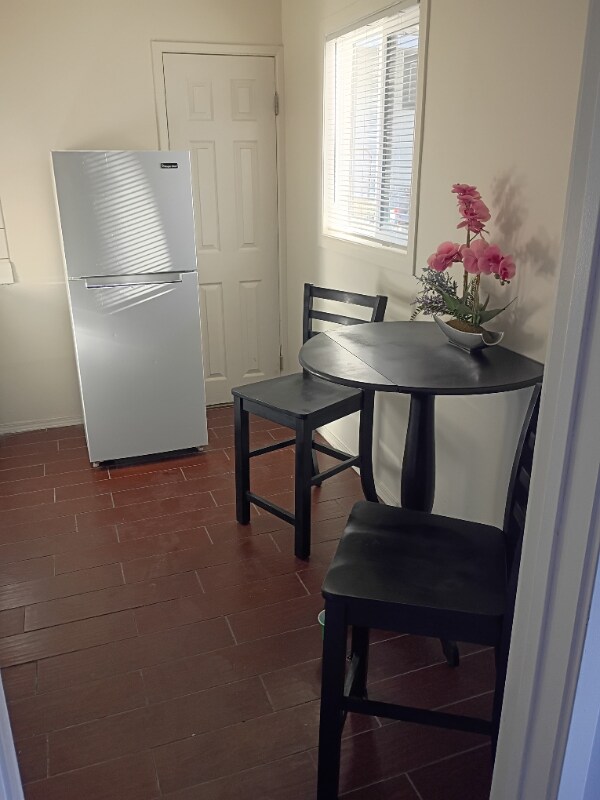 Foto del edificio - 1715 E 7th St