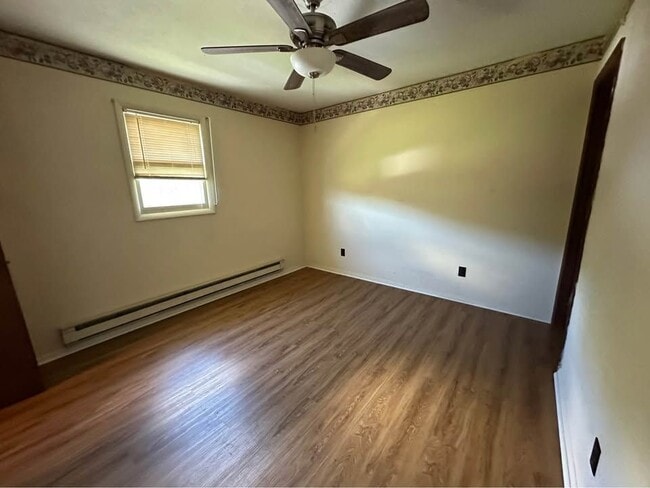 Building Photo - 14682 Wallace Pike