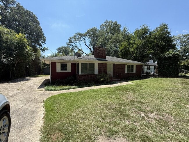 Building Photo - 205 W Lee Rd
