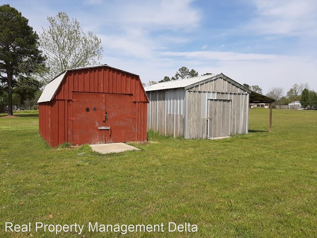 Building Photo - 3 br, 1 bath House - 3274 Hwy. 157