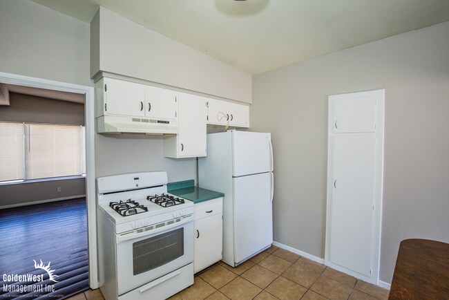Foto del edificio - Charming & Spacious 3Bdm 2Ba Home with Private Yard in Las Vegas.