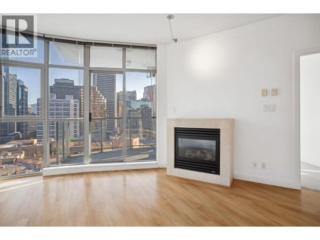 Building Photo - 1050 Smithe St