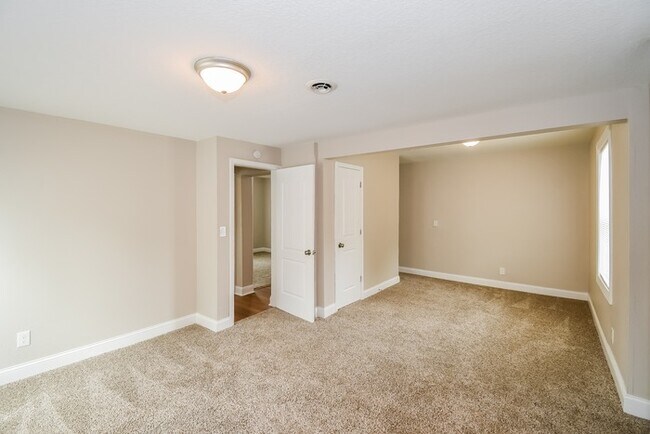Building Photo - 1762 Orlando Cir N