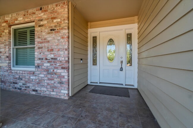 Building Photo - 2855 Canterbury Cir