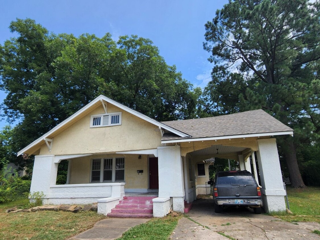 216 S 14th St, Muskogee, OK 74401 House for Rent in Muskogee, OK