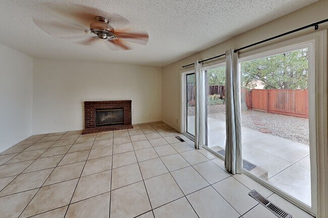 Building Photo - 1091 Discovery Way