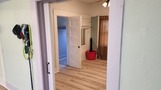 Foto del edificio - 1373 N Echo Ave