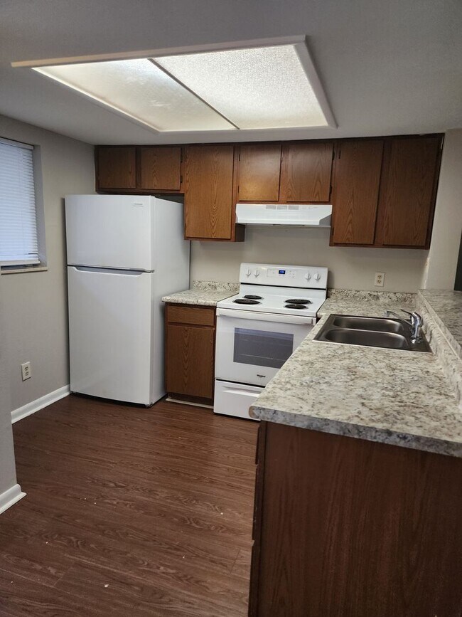 Foto del edificio - ** Available now** 2 Bedroom/2 Bath Condo on Southside close to Truman