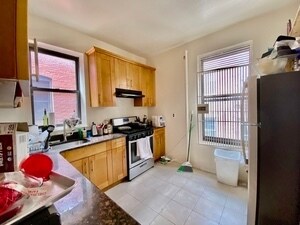 Foto del edificio - 215 W 106th St