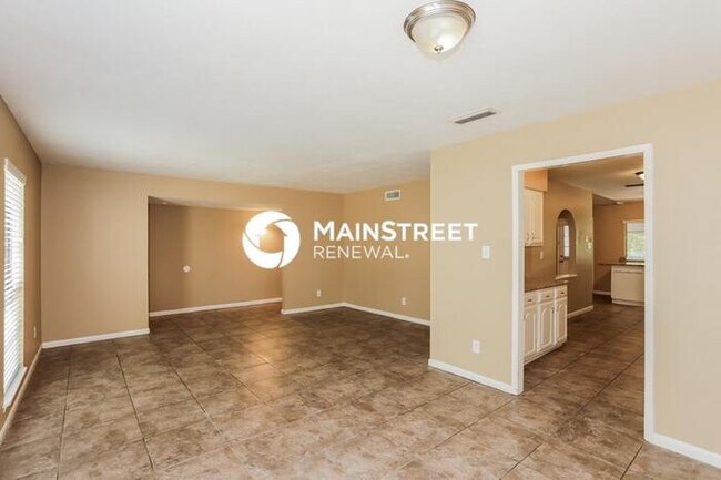Building Photo - 3 Bedroom Pet-Friendly Home in Arlington, TX with Main Street Renewal