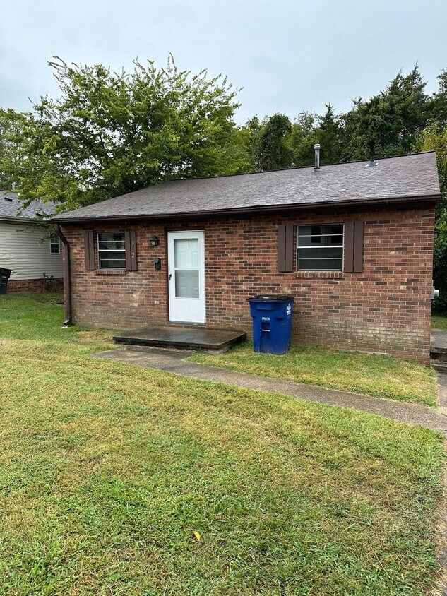 Primary Photo - 3 Bedroom / 1 Bath Home