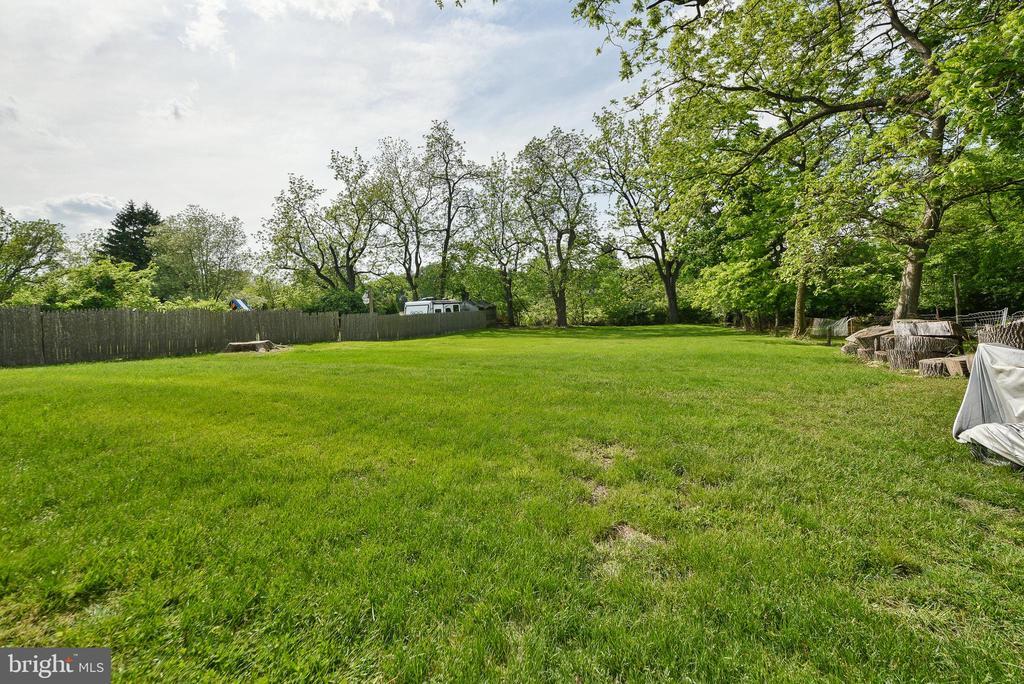 Primary Photo - 9 W Wissahickon Ave