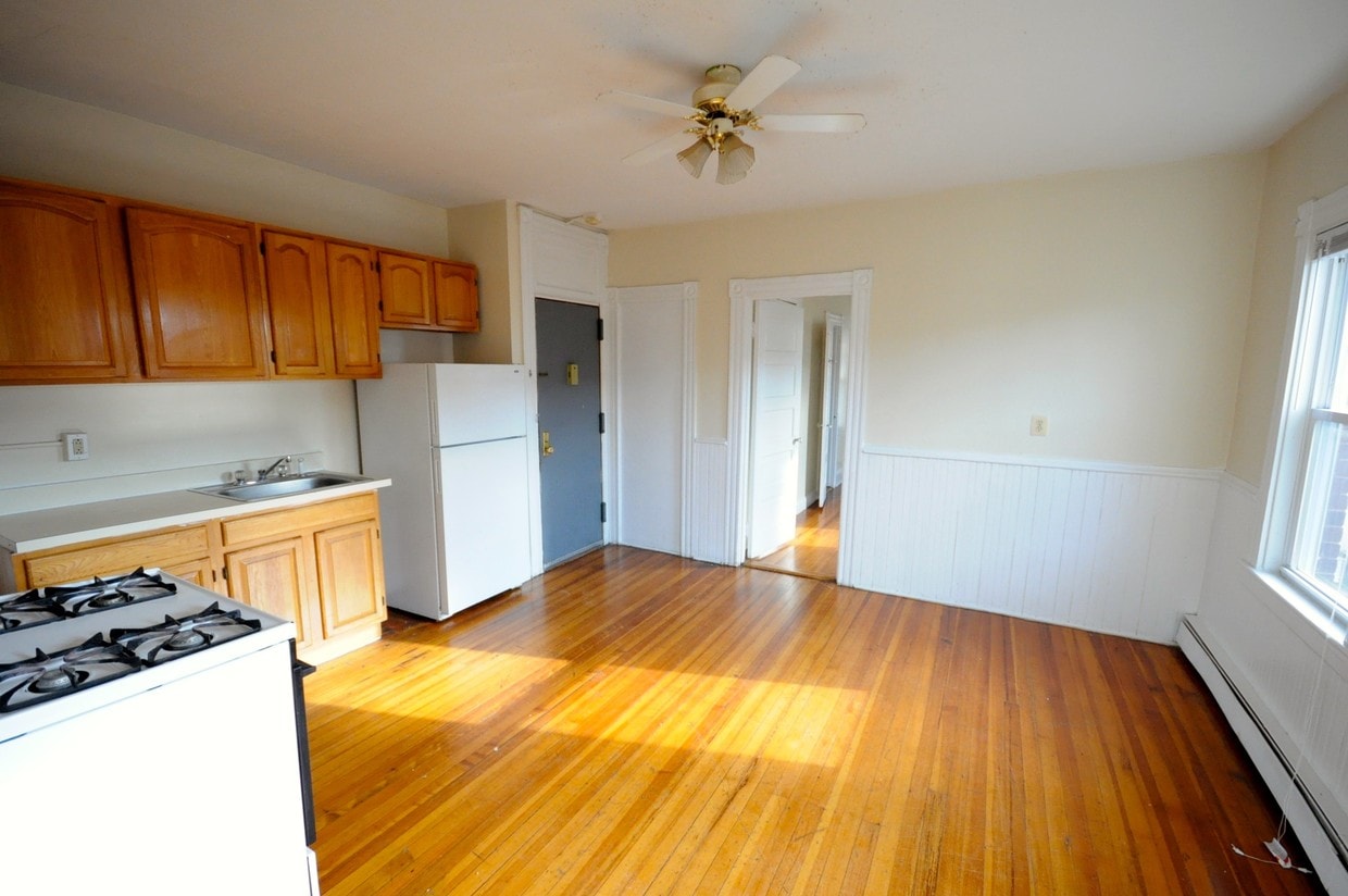 103 Gold St Unit 2B, New Britain, CT 06053 Apartment for Rent in New