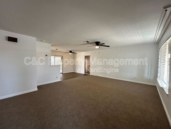 Foto del edificio - 14170 Montecito Pl