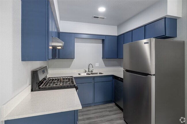 Building Photo - 1701 N Lewis Ave