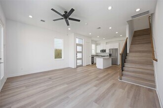 Building Photo - 5117 Briscoe St