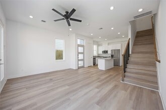 Building Photo - 5117 Briscoe St