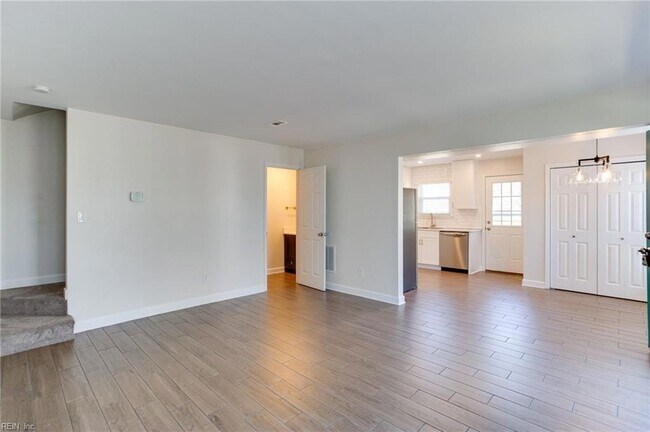 Foto del edificio - 3746 Pendleton Ave