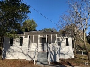 Building Photo - 2823 Fern St