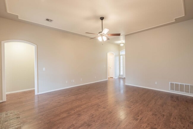 Building Photo - Beautiful 3 bedroom 2 bath in Collinsville!