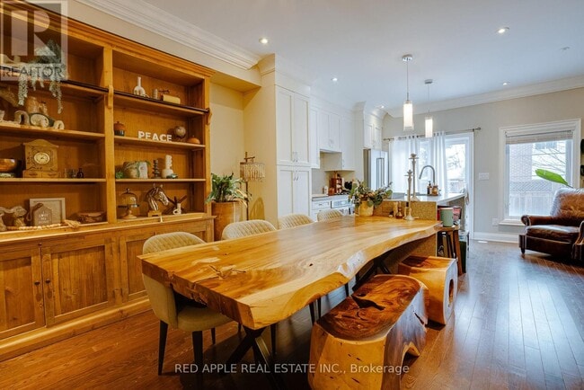 Building Photo - 15 Dunton Ln