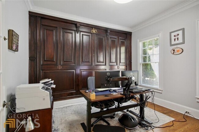 Foto del edificio - 1039 Parc Ln E