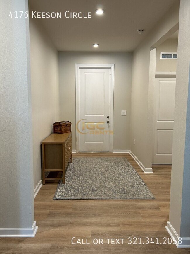 Foto del edificio - 4176 Keeson Cir