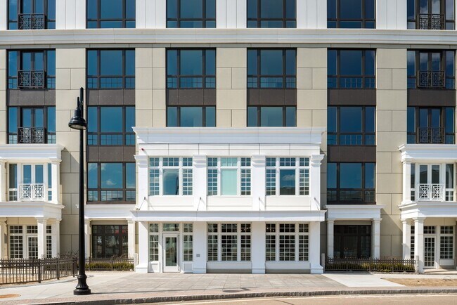 Building Photo - 10 Shipyard Dr