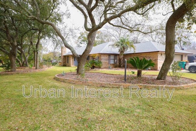 Building Photo - 424 Beach Dr