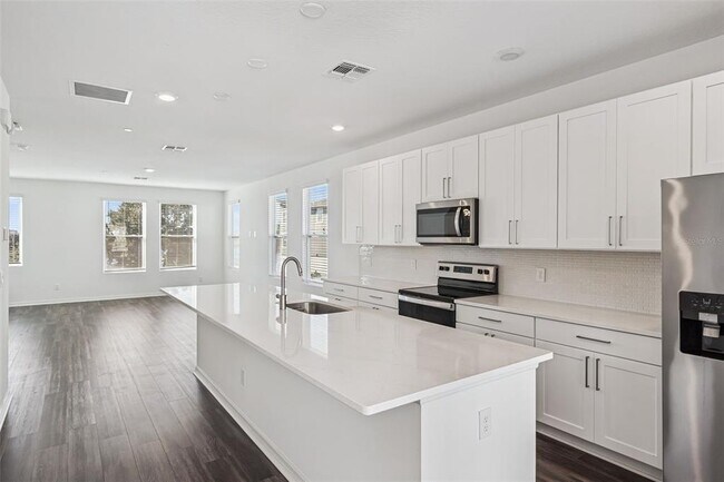 Foto del edificio - 12620 Willstatter Ave