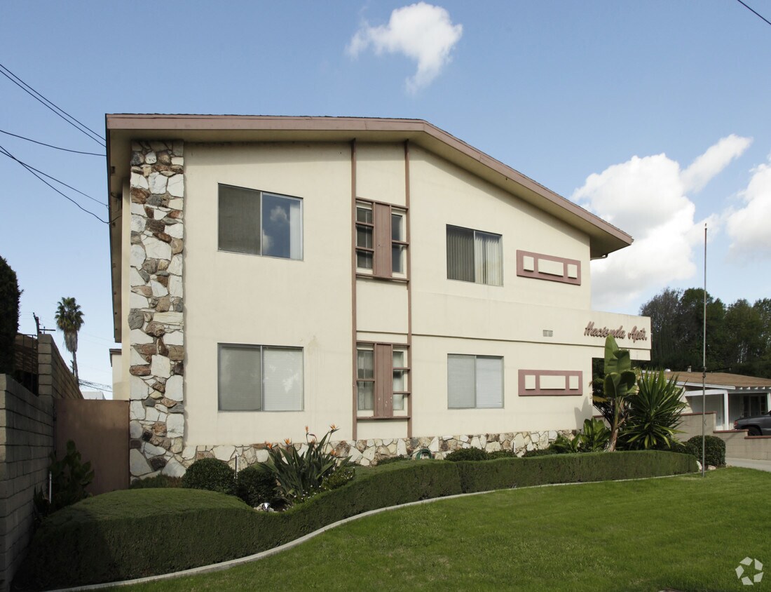 Building Photo - 8931 La Entrada Ave