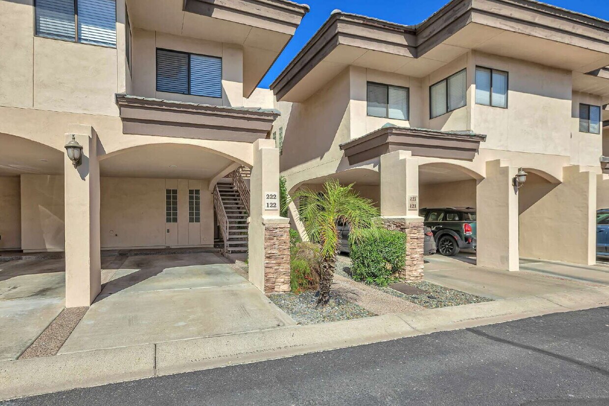 Camelback Corridor Condo now available! - Camelback Corridor Condo now available!