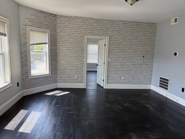 Building Photo - 615 N Montello St