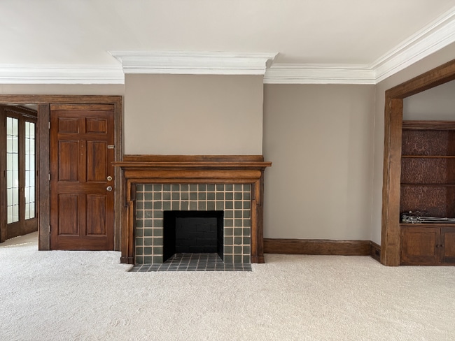 Building Photo - 2062 Robinwood Ave