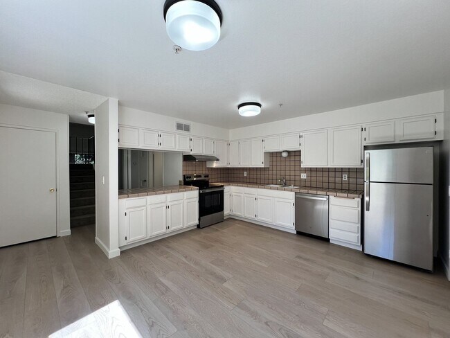 Foto del edificio - Spacious 2 Bed/2.5 Bath Napa Condo in Peac...