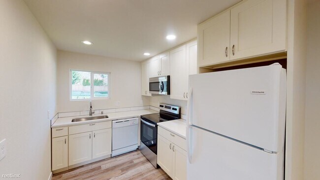Building Photo - 2 br, 1 bath House - 7153 Fauntleroy Way S...