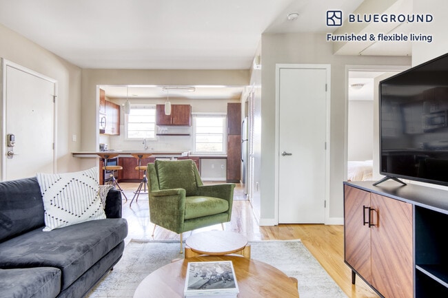 Foto del edificio - 1067 Elkgrove Ave