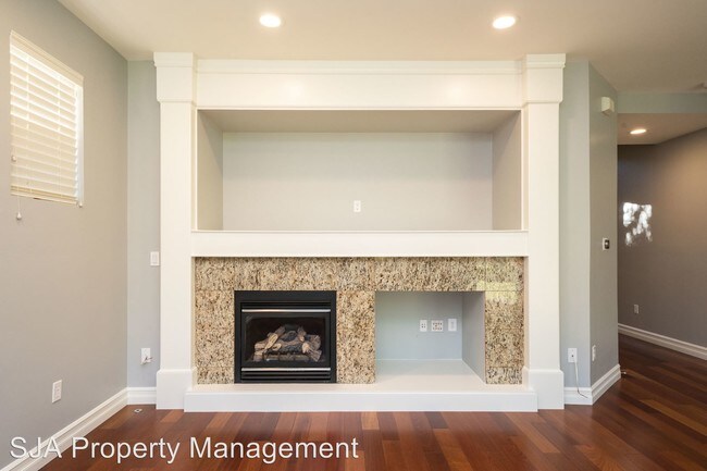 Building Photo - 5 br, 3 bath House - 2205 238th Place NE