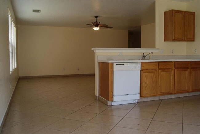 Building Photo - 703 Riverway Ln