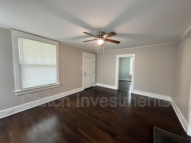 Foto del edificio - 3528 Bowen Ave