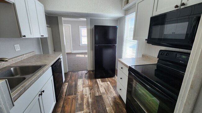 Foto del edificio - Cozy House with Large Yard