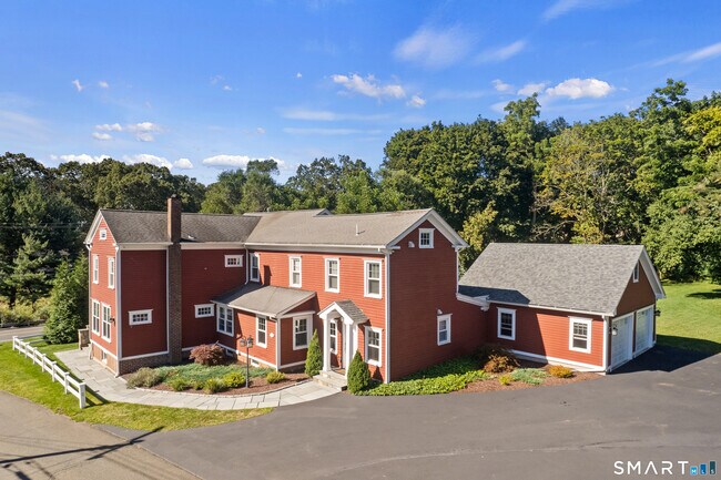 Foto del edificio - 2222 Ridge Rd