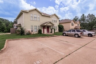 Building Photo - 101 Yegua Cir