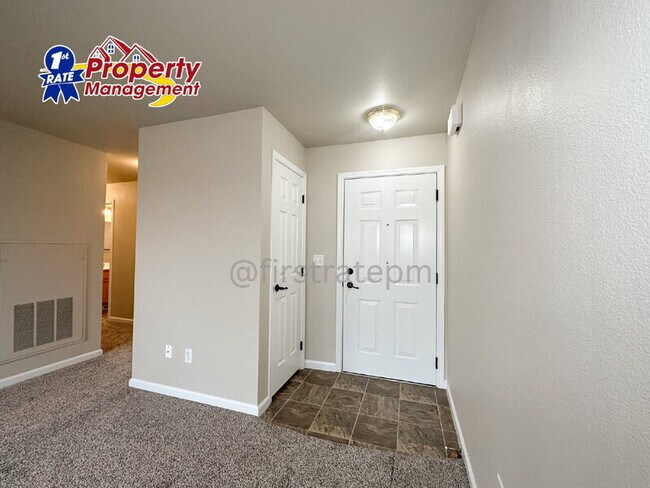 Foto del edificio - 10134 W Garverdale Ln