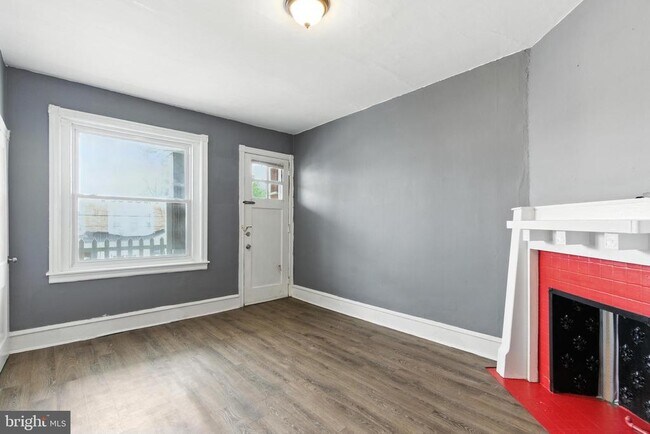 Building Photo - 1618 S 56th St