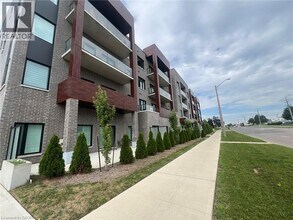 Building Photo - 408 Dundas St S